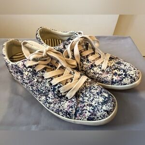 Taos Womens Canvas Star Sneakers